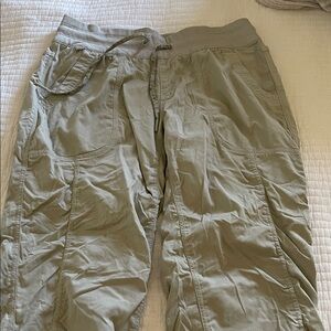 North Face Capri pants Aphrodity 2.0 Beige Size SMALL